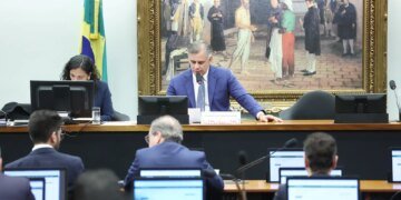 Câmara Avança com Fim da Aposentadoria Compulsória como Punição para Juízes