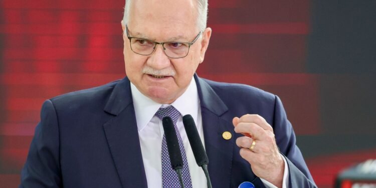 STF Reage: Fachin Repudia Ataques de Milei a Ministro Moraes e Reforça Autonomia Judicial STF Reage: Fachin Repudia Ataques de Milei a Ministro Moraes e Reforça Autonomia Judicial