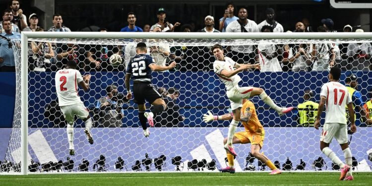 Argentina Supera Inglaterra em Virada Emocionante e Avança para a Final da Copa do Mundo 2026