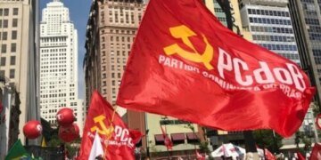PCdoB Formaliza Apoio à Pré-candidatura de Lula à Presidência da República PCdoB Formaliza Apoio à Pré-candidatura de Lula à Presidência da República