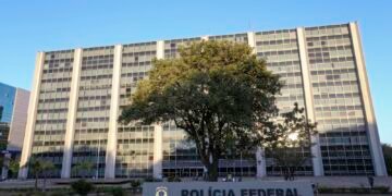 Operação Exchange da PF Desarticula Esquema de Lavagem de R$ 10 Bilhões do PCC Operação Exchange da PF Desarticula Esquema de Lavagem de R$ 10 Bilhões do PCC
