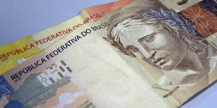 Saques na Poupança Superam Depósitos em R$ 39,3 Bilhões no Primeiro Semestre