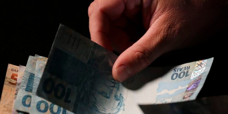Abono Salarial 2026: Nascidos em Setembro e Outubro Recebem Benefício de R$ 5,4 Bilhões Abono Salarial 2026: Nascidos em Setembro e Outubro Recebem Benefício de R$ 5,4 Bilhões