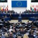 Polícia faz buscas em escritórios de extrema direita do Parlamento Europeu Polícia faz buscas em escritórios de extrema direita do Parlamento Europeu