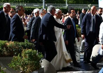 Papa Leão XIV diagnosticado com câncer de pulmão: veja comunicado do Vaticano na íntegra