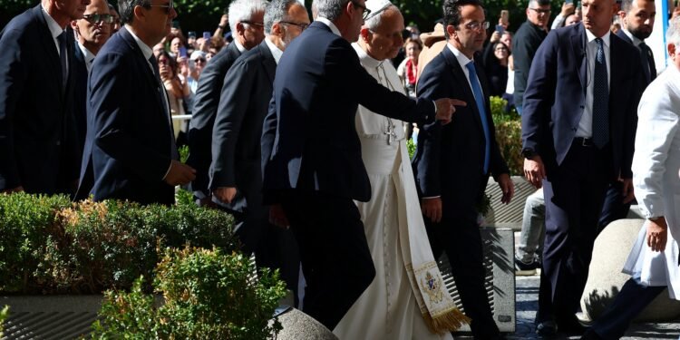 Papa Leão XIV diagnosticado com câncer de pulmão: veja comunicado do Vaticano na íntegra