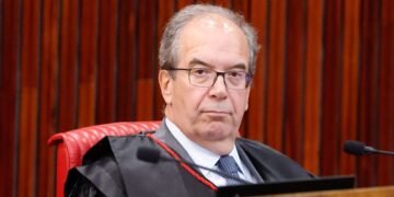 Ministro do TSE nega pedido para impedir atos de artistas apoiadores de Lula