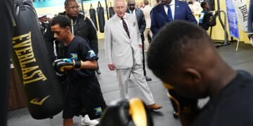 O reconhecimento do rei Charles III ao iniciar sua viagem pelo Caribe O reconhecimento do rei Charles III ao iniciar sua viagem pelo Caribe
