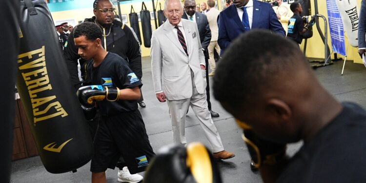 O reconhecimento do rei Charles III ao iniciar sua viagem pelo Caribe