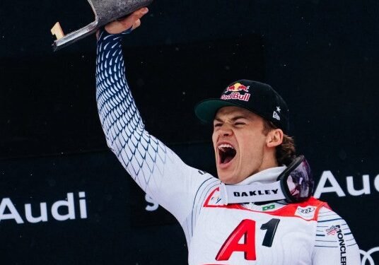 Esqui: Lucas Pinheiro vence na Áustria e ganha apoio da namorada