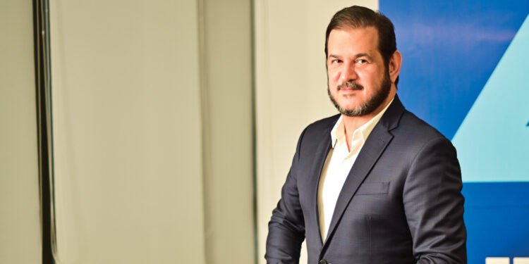 Após apoio a Flávio Bolsonaro, presidente do União Brasil parabeniza Lula por reeleição