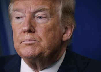 Juiz cita liberdade de imprensa e libera acesso à Casa Branca a jornalistas barrados por Trump
