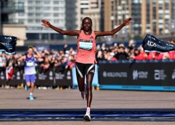 Campeã mundial e olímpica de maratona é suspensa por doping