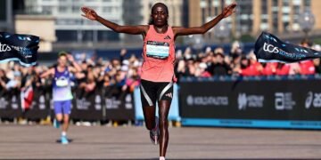 Campeã mundial e olímpica de maratona é suspensa por doping Campeã mundial e olímpica de maratona é suspensa por doping