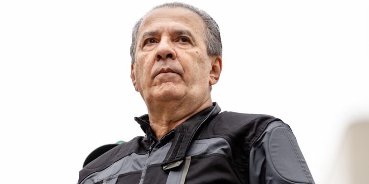 Fachin arquiva inquérito contra Silas Malafaia e devolve passaporte ao pastor