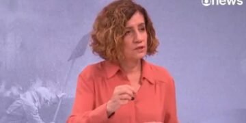 Miriam Leitão sente tontura ao vivo durante programa na GloboNews