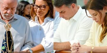 Como Lula e Flávio trataram o dia de Nossa Senhora Aparecida após polêmica na campanha