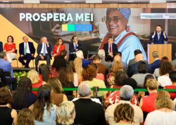 Em pacote para MEIs, Lula anuncia perdão de dívida tributária, ‘Pix’ de R$ 5 mil e novo Desenrola