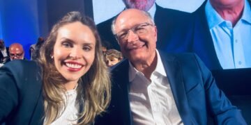 Vice-governadora eleita do Ceará denuncia censura da Meta à fotografia com Alckmin