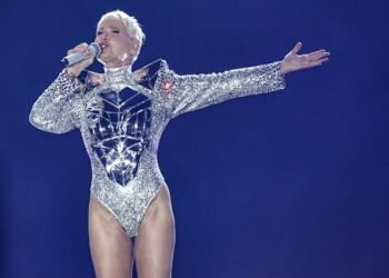 Xuxa anuncia show da turnê ‘O Último Voo da Nave’ em Fortaleza; veja data do show e da venda de ingressos
