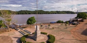 Cidade mais próxima da nova fronteira do petróleo enfrenta apagão no Amapá
