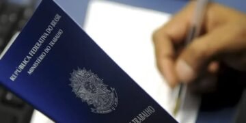 Pesquisa aponta quais serão os profissionais mais requisitados no Paraná em 2027; veja cargos em alta, com salários de até R$ 71 mil