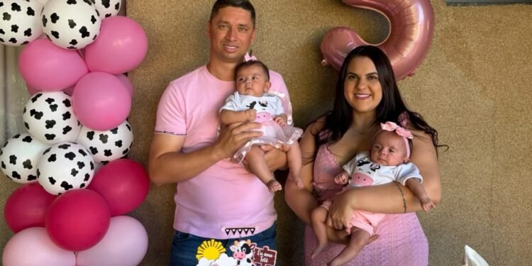 Após perder cinco bebês, mãe se emociona ao ter gêmeas: ‘Sempre tive o sonho’ Após perder cinco bebês, mãe se emociona ao ter gêmeas: ‘Sempre tive o sonho’