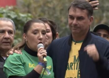 Campanha de Flávio vai tratar polêmica sobre Bolsa Família como ‘nova fake news sobre Nossa Senhora’ Campanha de Flávio vai tratar polêmica sobre Bolsa Família como ‘nova fake news sobre Nossa Senhora’