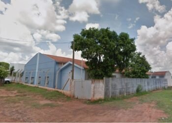 Professora é afastada de escola pública suspeita de trocar mensagens de cunho sexual com alunos