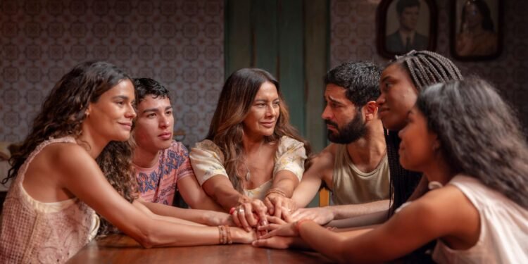 Dira Paes destaca arquétipo do matriarcado e sertões brasileiros em nova novela