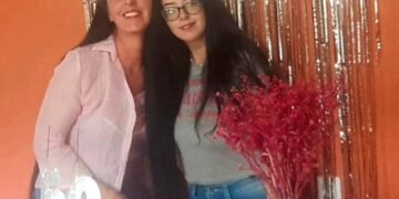Mulher que agonizava em UPA de Teresópolis é transferida após decisão judicial, e filha se emociona: ‘Está lúcida e sem dor’