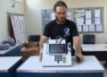 Urnas eletrônicas são preparadas para o segundo turno das Eleições 2026 no Vale do Paraíba e região