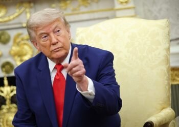 ‘Ele tem um maxilar definido’: Trump aposta na aparência de homens para promover aliados nas urnas