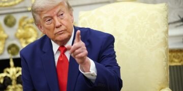 ‘Ele tem um maxilar definido’: Trump aposta na aparência de homens para promover aliados nas urnas