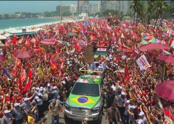 Virada inédita de Lula nas urnas é impulsionada por dois fatores: ruas e redes Virada inédita de Lula nas urnas é impulsionada por dois fatores: ruas e redes