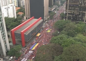 Lula faz último ato da campanha de 2026 na Avenida Paulista ao lado de apoiadores e aliados políticos Lula faz último ato da campanha de 2026 na Avenida Paulista ao lado de apoiadores e aliados políticos