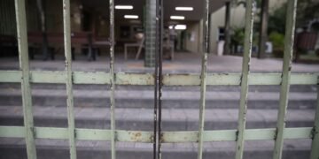 Locais de votação fecham portões às 17h; acompanhe as últimas notícias Locais de votação fecham portões às 17h; acompanhe as últimas notícias