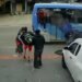 Passageiros quebram janelas e saem às pressas de ônibus em SC após princípio de incêndio; VÍDEO Passageiros quebram janelas e saem às pressas de ônibus em SC após princípio de incêndio; VÍDEO