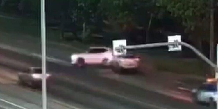 Morte de secretário no Av. Brasil: vídeo mostra perseguição, batida em carro da PM e tentativa de fuga