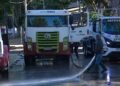 Rio Piracicaba recua para 4,95 metros e Defesa Civil faz operação de limpeza e retirada de lodo da Rua do Porto; veja Rio Piracicaba recua para 4,95 metros e Defesa Civil faz operação de limpeza e retirada de lodo da Rua do Porto; veja