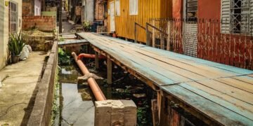 Do acesso à água à recuperação dos igarapés: o passado e o futuro do saneamento em Manaus