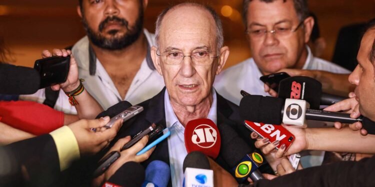 Deputado do PT pede ao STF investigação e afastamento de Nunes Marques do comando do TSE