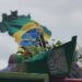 Procissão fluvial reúne embarcações e leva imagem de Nossa Senhora Aparecida em jangada ecológica no interior de SP