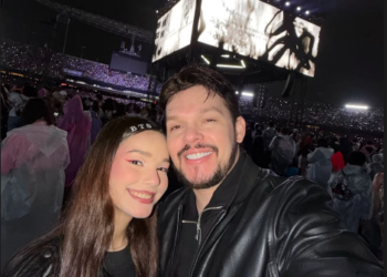 Thiago Costa acompanha show do BTS com a filha e brinca: ‘Agora já sou um Army’