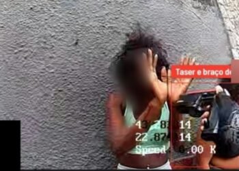Relatório sobre vídeos de câmeras de PMs de megaoperação indica tortura, ameaças de morte e agressões a criminosos e moradores